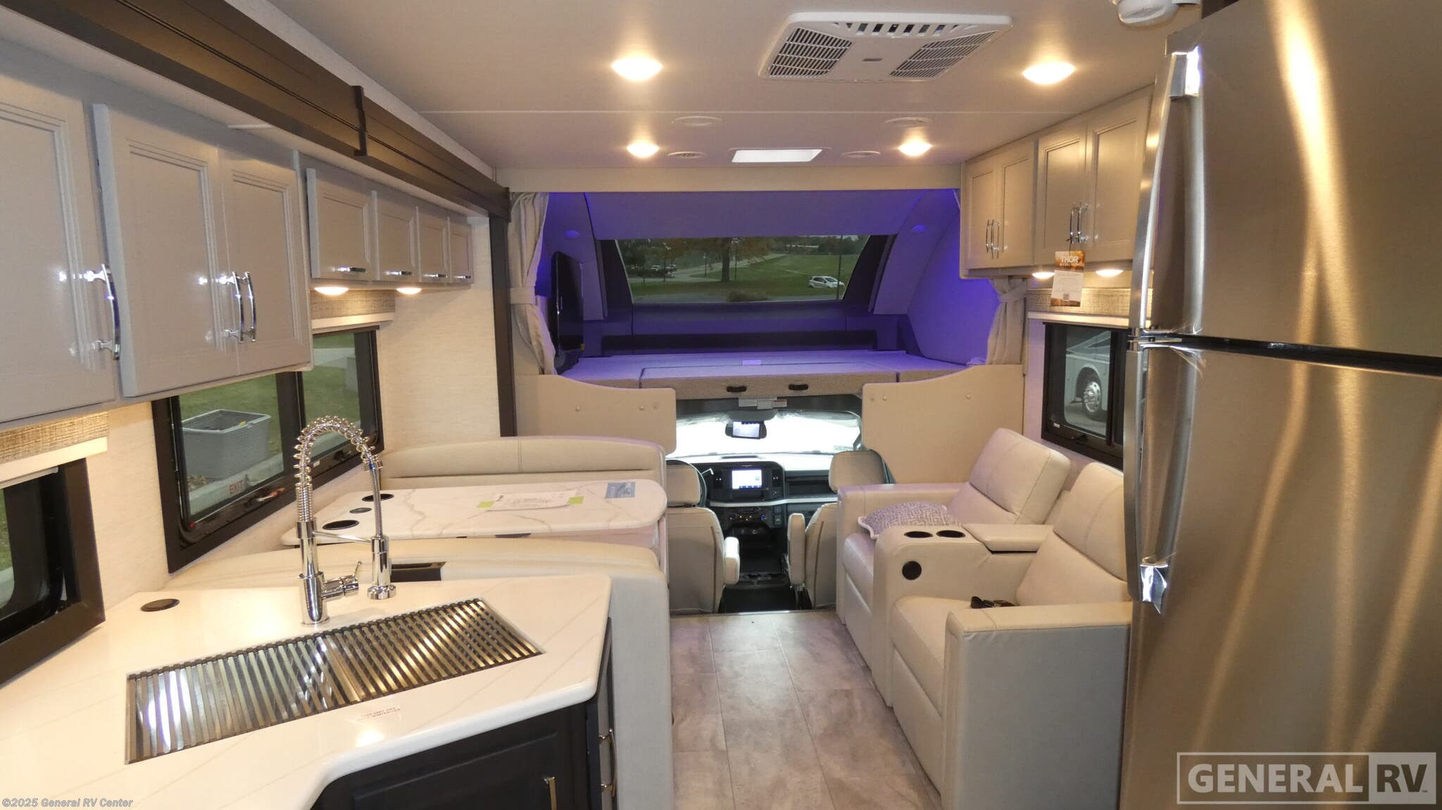 New 2026 Thor Motor Coach Magnitude L35 available in North Canton, Ohio