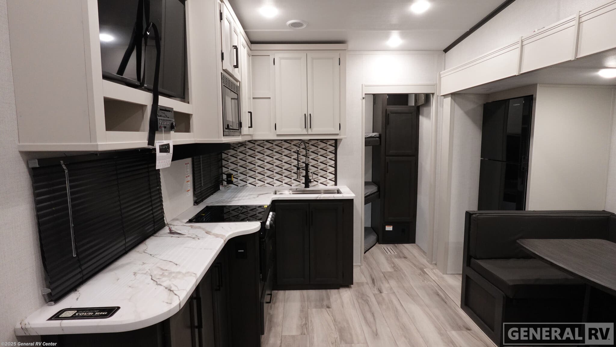 Call now about this 2026 Keystone Arcadia 27SBH! 2026 Keystone Arcadia 27SBH - New Fifth Wheel For Sale by General RV Center in North Canton, Ohio