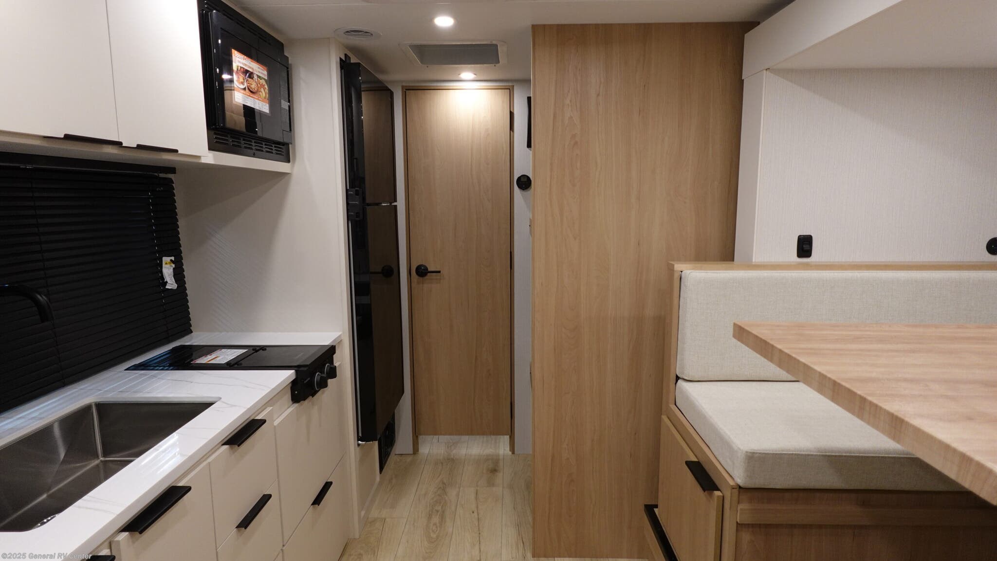 Call now about this 2026 Winnebago Micro Minnie 2100BH! 2026 Winnebago Micro Minnie 2100BH - New Travel Trailer For Sale by General RV Center in North Canton, Ohio