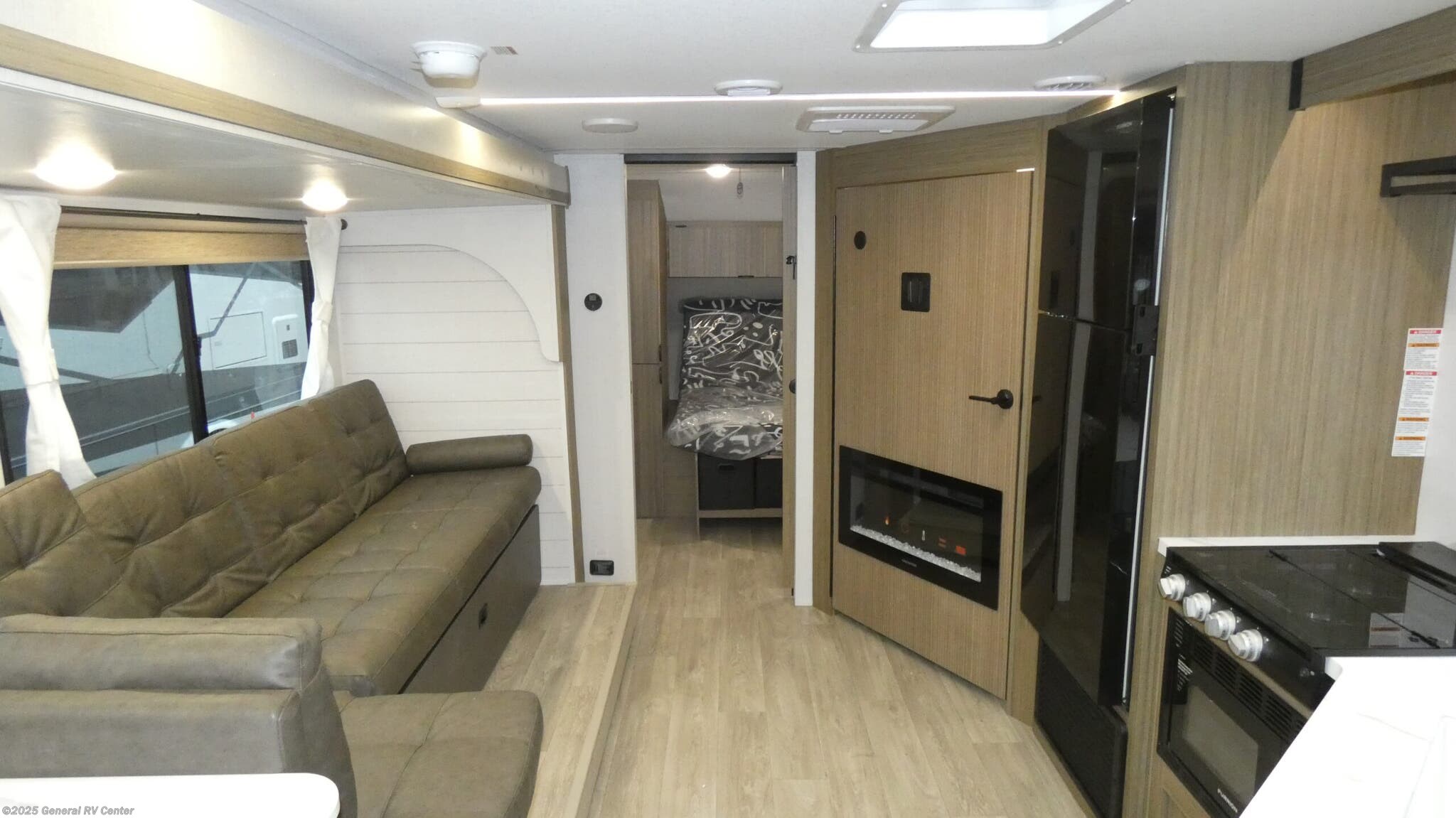 Call now about this 2026 Forest River Wildwood 25ICE! 2026 Forest River Wildwood 25ICE - New Travel Trailer For Sale by General RV Center in North Canton, Ohio
