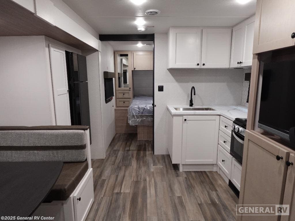 New 2026 Highland Ridge Range Lite 241BH available in North Canton, Ohio