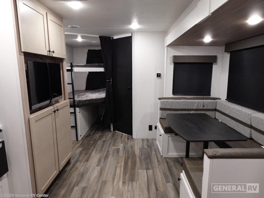 Call now about this 2026 Highland Ridge Range Lite 241BH! 2026 Highland Ridge Range Lite 241BH - New Travel Trailer For Sale by General RV Center in North Canton, Ohio