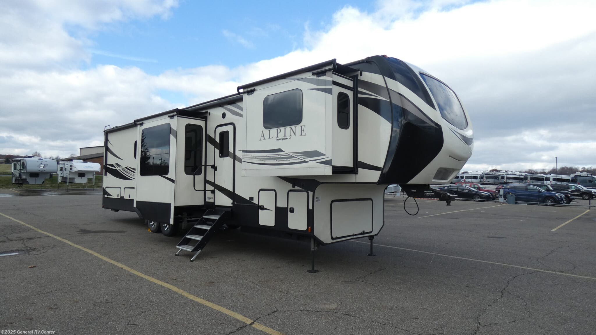 Email now about this 2019 Keystone Alpine 3701FL! Used 2019 Keystone Alpine 3701FL available in North Canton, Ohio