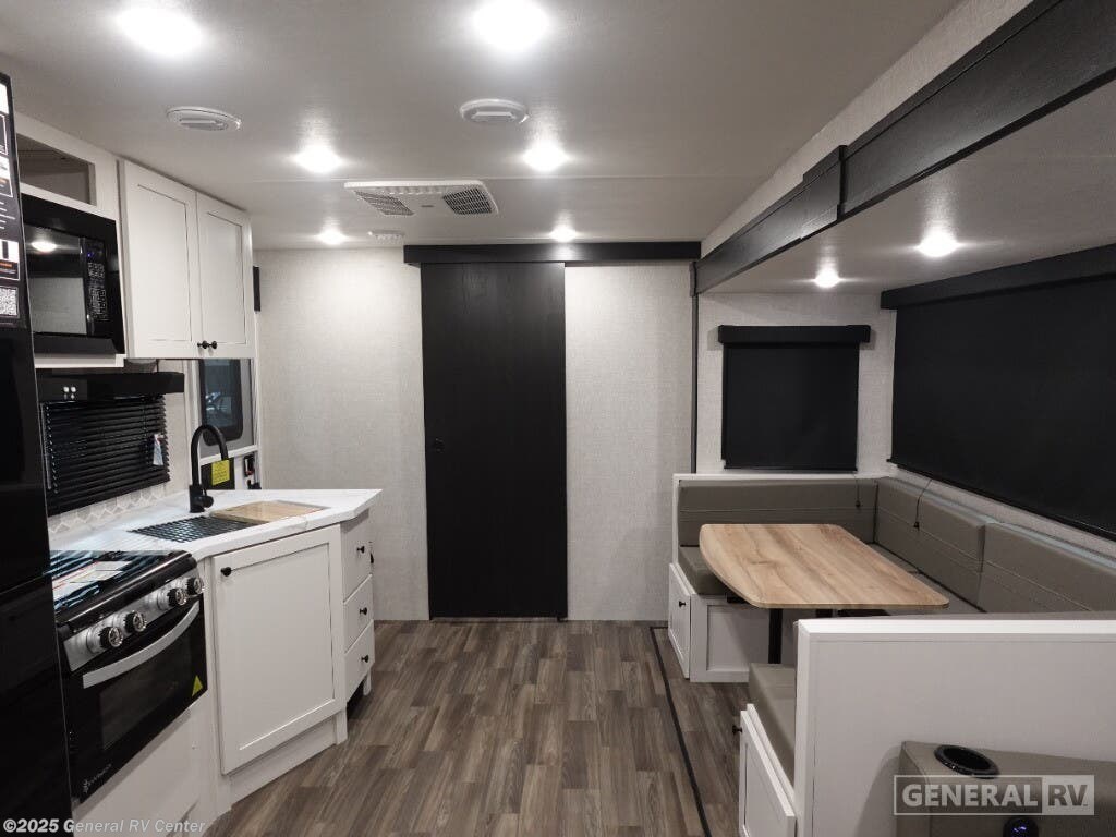 Call now about this 2025 Highland Ridge Range Lite 252RB! 2025 Highland Ridge Range Lite 252RB - New Travel Trailer For Sale by General RV Center in Orange Park, Florida