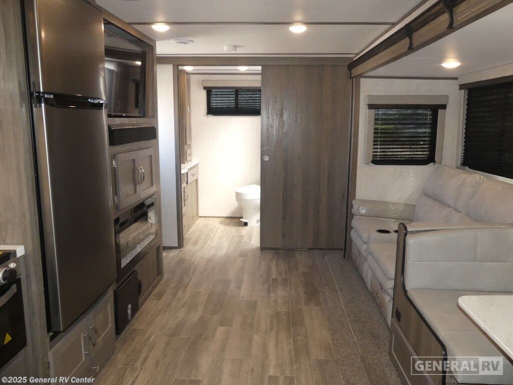 Contact us now about this 2023 Gulf Stream Envision 258RB-1S! 2023 Envision 258RB-1S by Gulf Stream from General RV Center in Huntley, Illinois