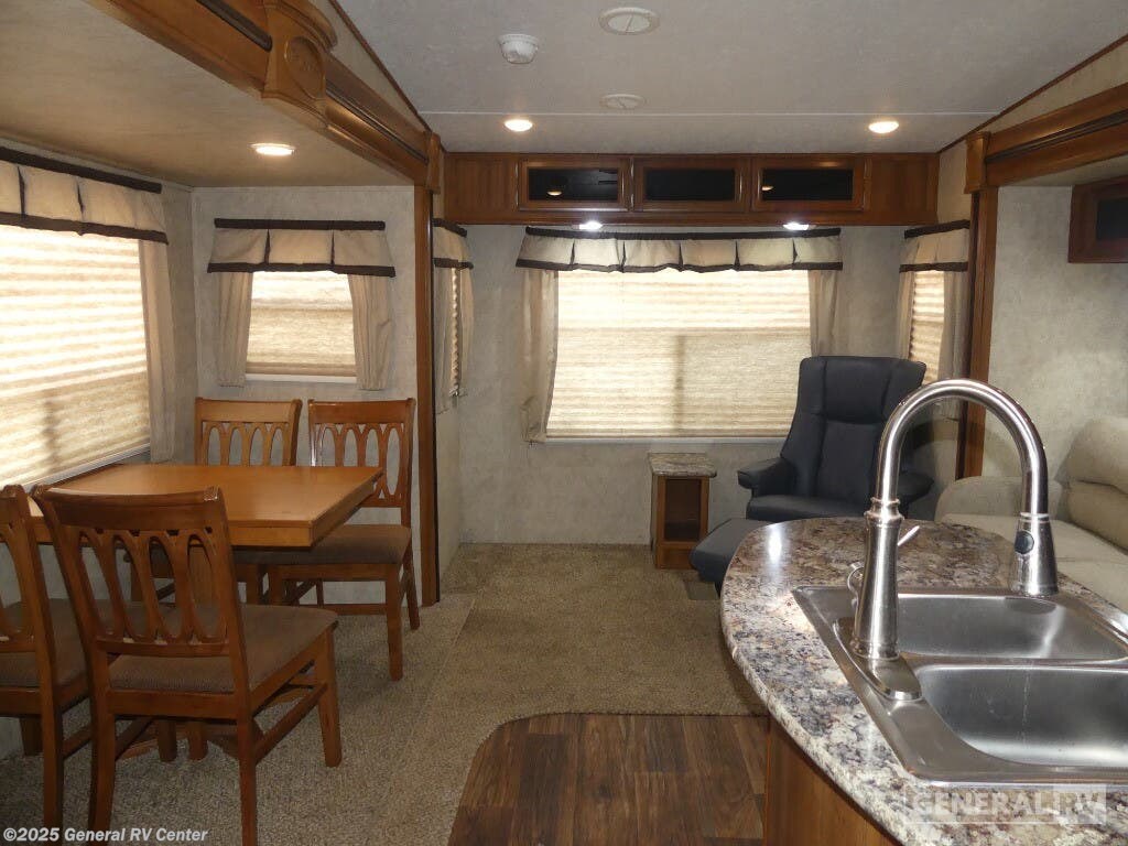 Call now about this 2015 Prime Time Crusader LIGHT 28RL-2S! 2015 Prime Time Crusader LIGHT 28RL-2S - Used Fifth Wheel For Sale by General RV Center in Huntley, Illinois