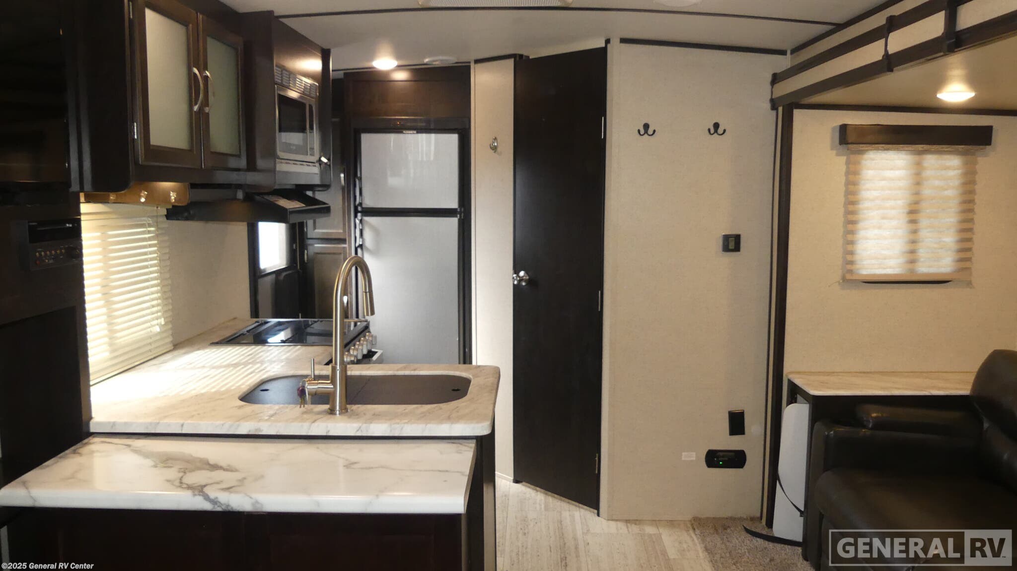 Call now about this 2019 Coachmen Spirit Ultra Lite 1943RB! 2019 Coachmen Spirit Ultra Lite 1943RB - Used Travel Trailer For Sale by General RV Center in Huntley, Illinois