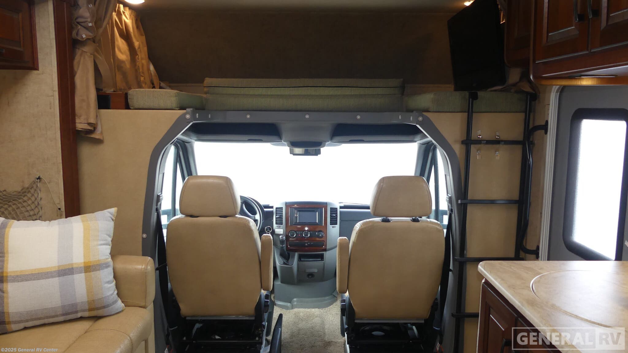 Used 2015 Forest River Sunseeker MBS 2400R available in Huntley, Illinois