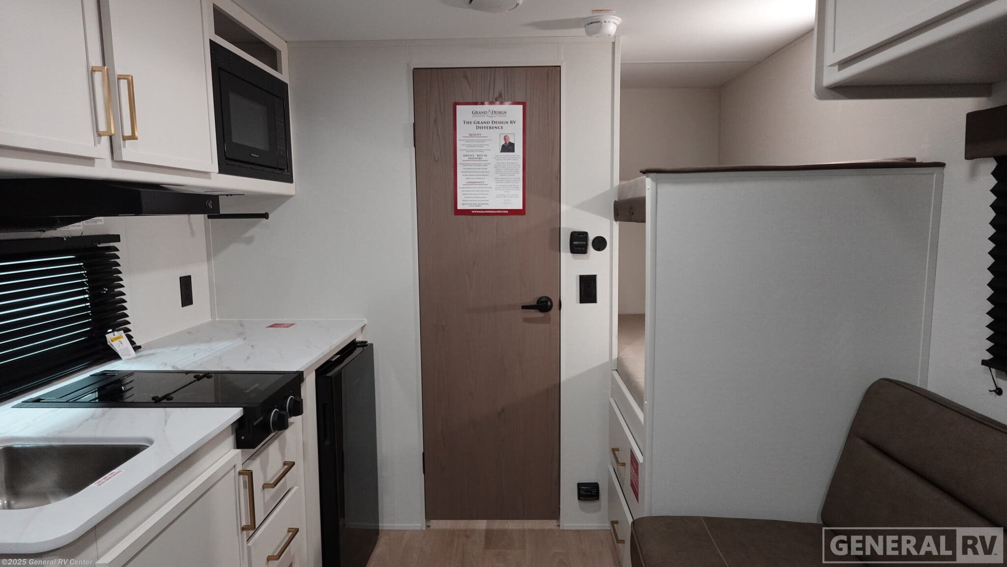 Call now about this 2026 Grand Design Transcend One 151BH! 2026 Grand Design Transcend One 151BH - New Travel Trailer For Sale by General RV Center in Huntley, Illinois