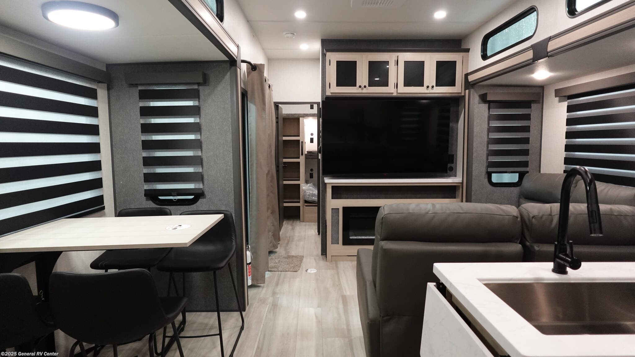 Call now about this 2026 Prime Time LaCrosse 44PARK! 2026 Prime Time LaCrosse 44PARK - New Travel Trailer For Sale by General RV Center in Huntley, Illinois