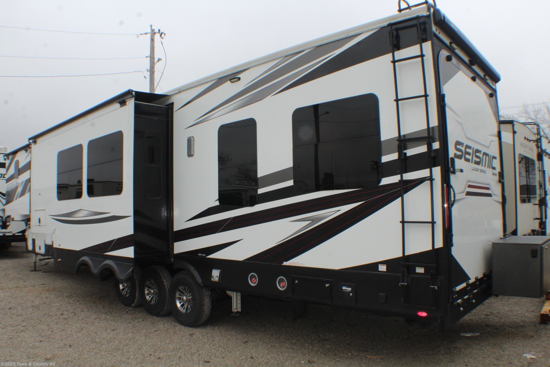 Call now about this 2023 Jayco Seismic Luxury Series 4113! 2023 Jayco Seismic Luxury Series 4113 - Used Toy Hauler For Sale by Town & Country RV in Clyde, Ohio