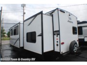 Call now about this 2026 Jayco Jay Flight SLX 333BTS! 2026 Jayco Jay Flight SLX 333BTS - New Travel Trailer For Sale by Town & Country RV in Clyde, Ohio