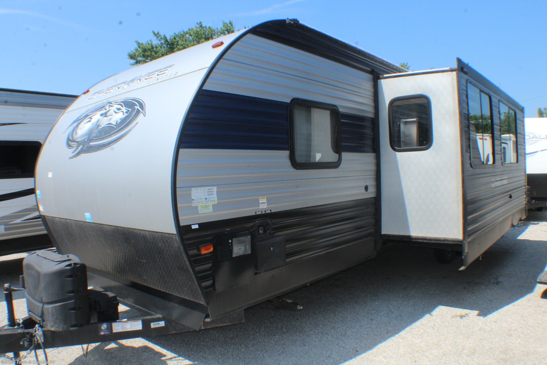 Email now about this 2021 Forest River Cherokee 284DBH! Used 2021 Forest River Cherokee 284DBH available in Clyde, Ohio