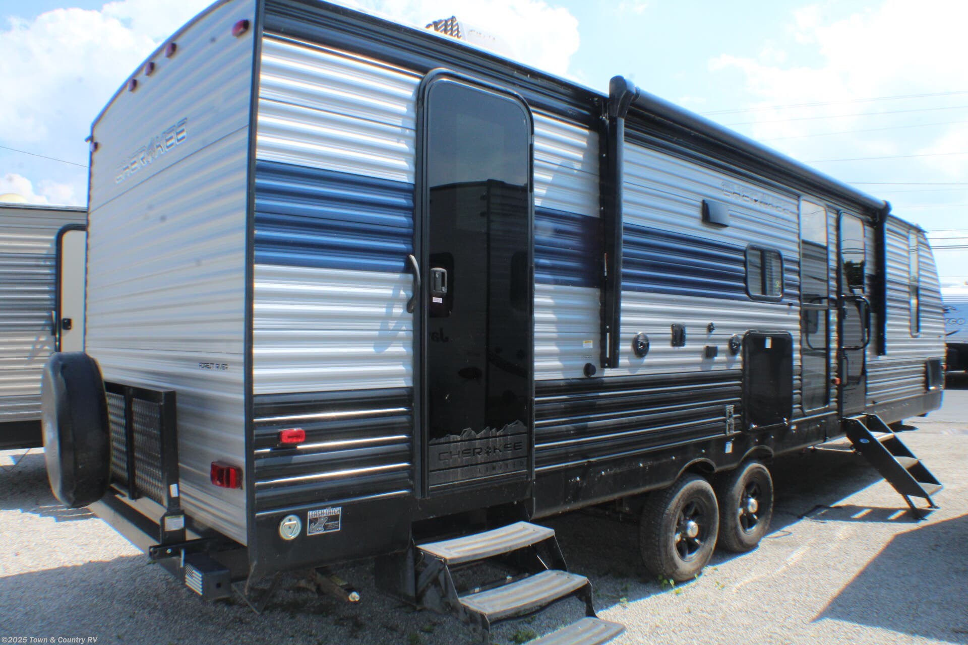Used 2021 Forest River Cherokee 284DBH available in Clyde, Ohio