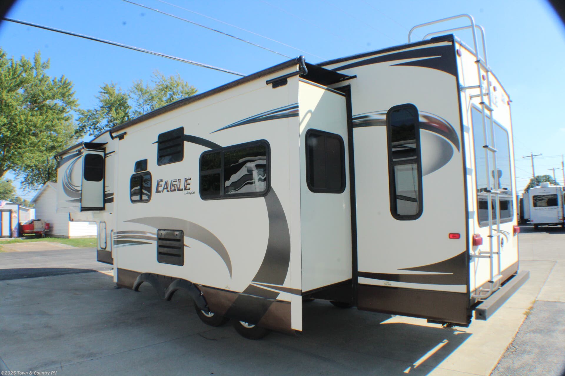 Contact us now about this 2014 Jayco Eagle 31.5RLTS! 2014 Eagle 31.5RLTS by Jayco from Town & Country RV in Clyde, Ohio