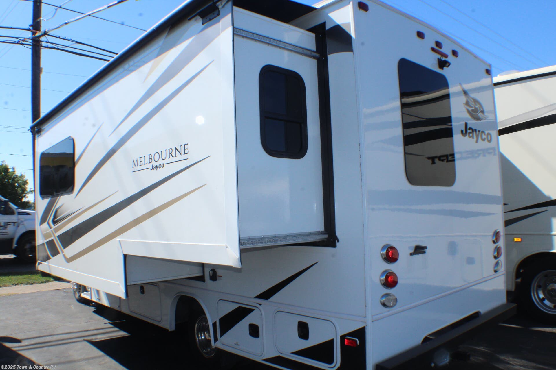 Call now about this 2023 Jayco Melbourne 24L! 2023 Jayco Melbourne 24L - Used Class C For Sale by Town & Country RV in Clyde, Ohio