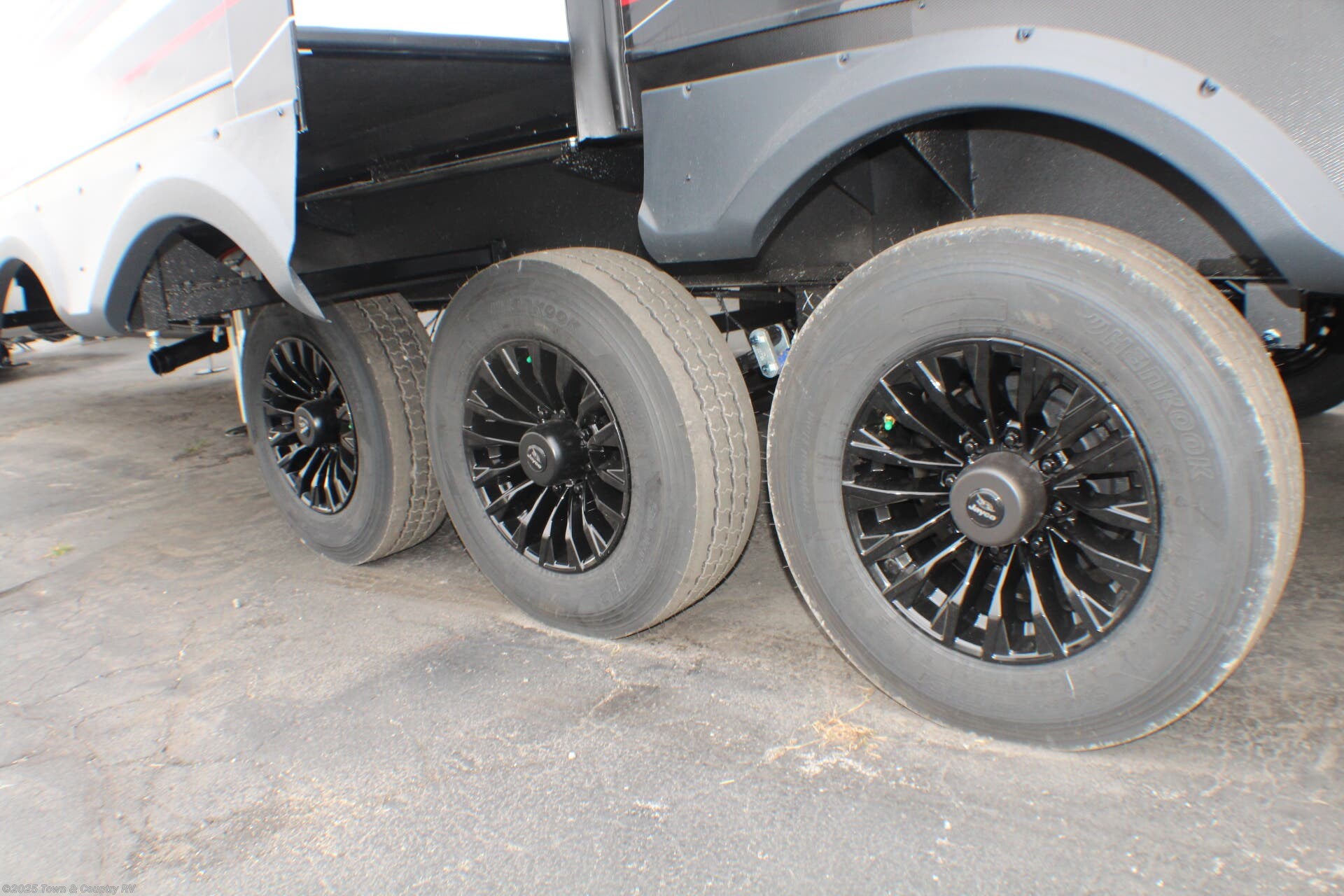 Contact us now about this 2026 Jayco Seismic 395! 2026 Seismic 395 by Jayco from Town & Country RV in Clyde, Ohio