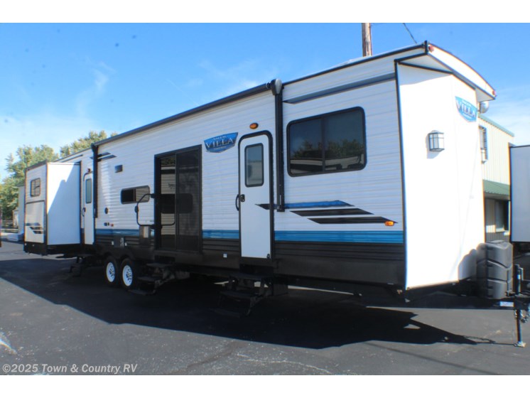 Email now about this 2023 Forest River Salem Villa 42QBQ! Used 2023 Forest River Salem Villa 42QBQ available in Clyde, Ohio