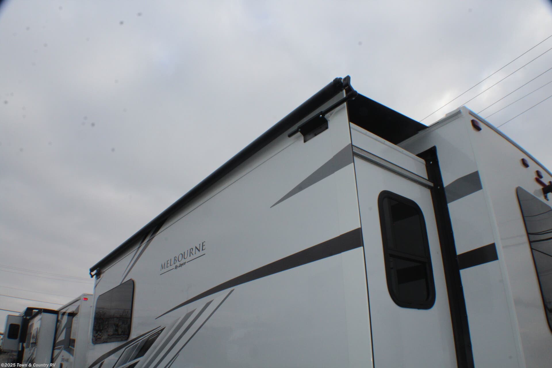 Contact us now about this 2026 Jayco Melbourne 24L! 2026 Melbourne 24L by Jayco from Town & Country RV in Clyde, Ohio