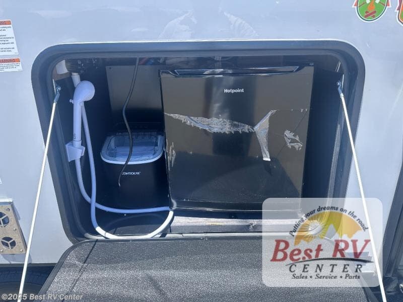 New 2025 Forest River Cherokee Grey Wolf Black Label 23DBHBL available in Turlock, California