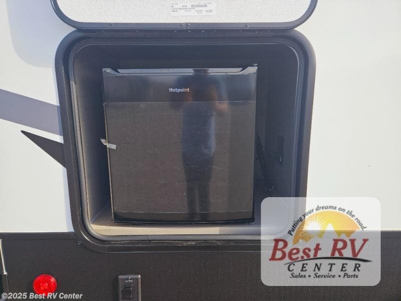 Contact us now about this 2025 Dutchmen Kodiak SE 270BHSL! 2025 Kodiak SE 270BHSL by Dutchmen from Best RV Center in Turlock, California