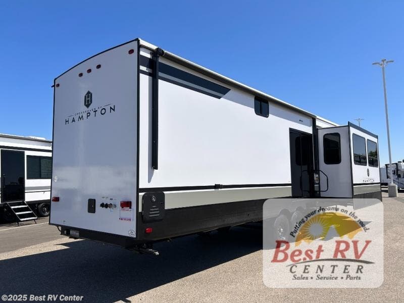 New 2026 CrossRoads Hampton 372FDB available in Turlock, California