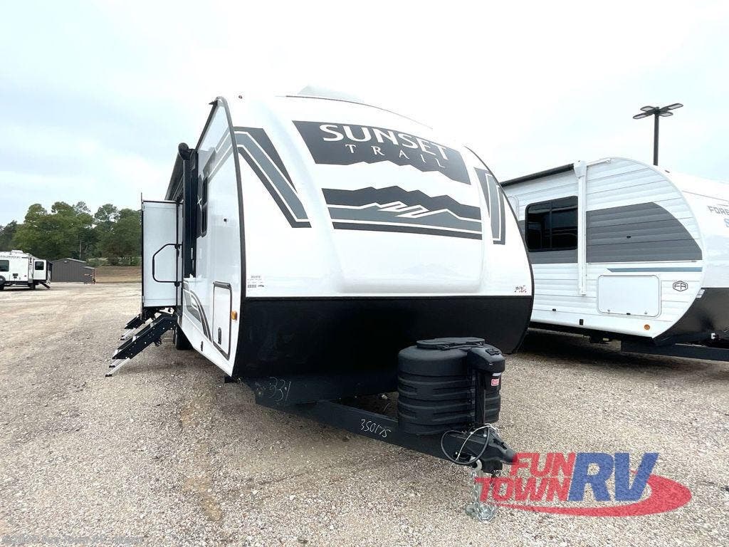 Email now about this 2025 CrossRoads Sunset Trail SS331BH! New 2025 CrossRoads Sunset Trail SS331BH available in Hewitt, Texas
