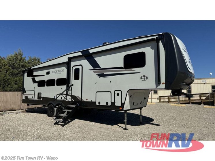 Email now about this 2025 Forest River Rockwood Signature R374DBH! New 2025 Forest River Rockwood Signature R374DBH available in Hewitt, Texas