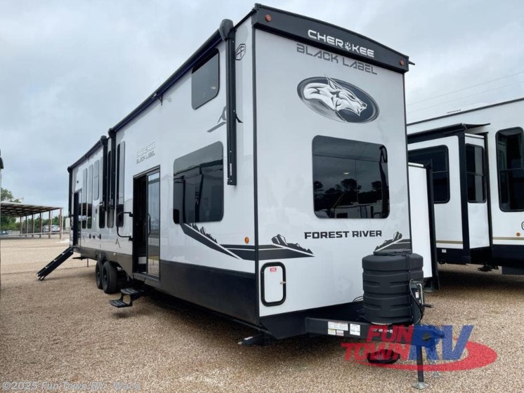 Email now about this 2025 Forest River Cherokee Timberwolf Black Label 39ALBL! New 2025 Forest River Cherokee Timberwolf Black Label 39ALBL available in Hewitt, Texas