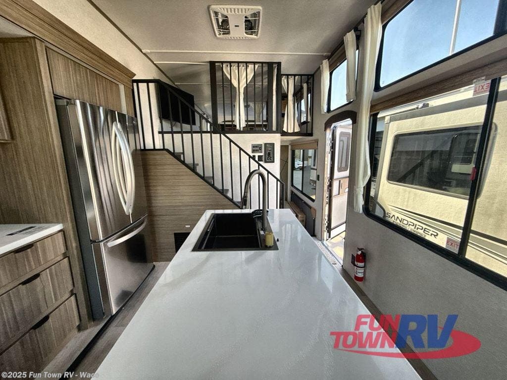 Contact us now about this 2025 Forest River Salem Grand Villa 42VERANDA! 2025 Salem Grand Villa 42VERANDA by Forest River from Fun Town RV - Waco in Hewitt, Texas