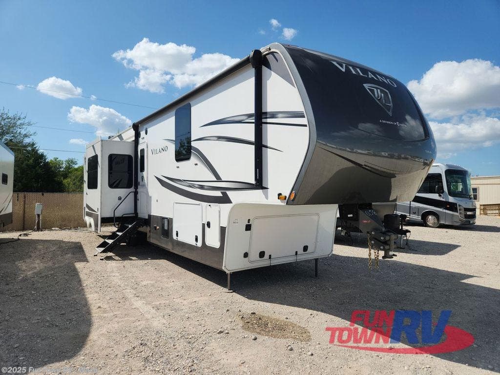 Email now about this 2023 Vanleigh Vilano 390LK! Used 2023 Vanleigh Vilano 390LK available in Hewitt, Texas