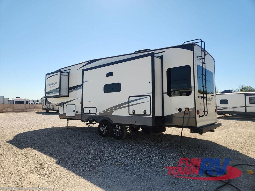 Used 2023 Forest River Flagstaff Super Lite 528lKRL available in Hewitt, Texas