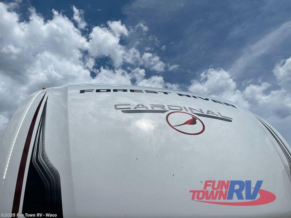 Contact us now about this 2026 Forest River Cardinal 33CHEF! 2026 Cardinal 33CHEF by Forest River from Fun Town RV - Waco in Hewitt, Texas