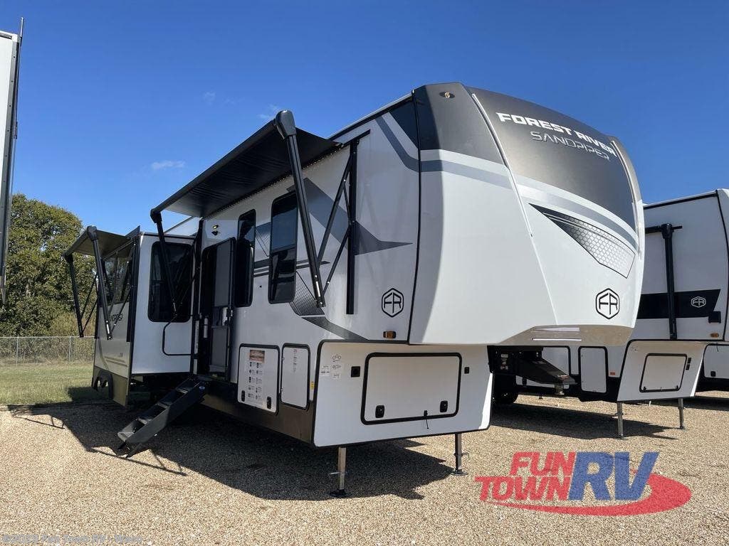 Email now about this 2026 Forest River Sandpiper 4002FB! New 2026 Forest River Sandpiper 4002FB available in Hewitt, Texas