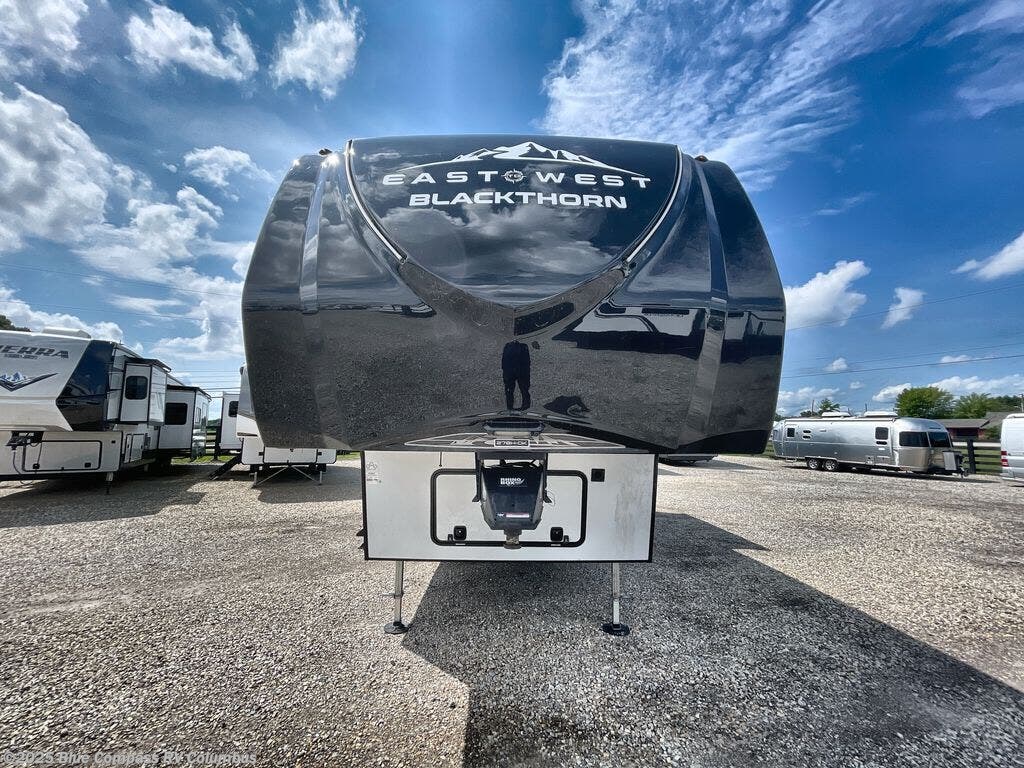 Used 2024 East to West Blackthorn Half-Ton 27BH-OK available in Delaware, Ohio