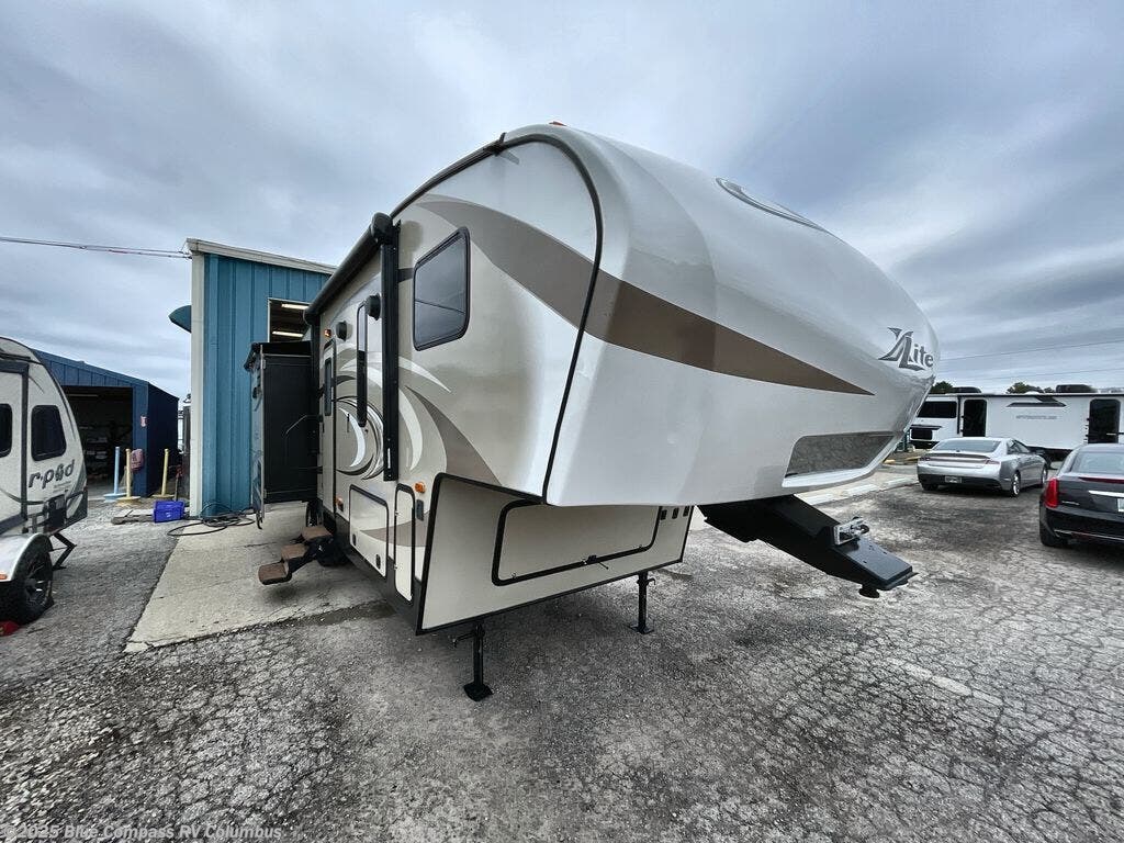 Contact us now about this 2016 Keystone Cougar X-Lite 27RDS! 2016 Cougar X-Lite 27RDS by Keystone from Blue Compass RV Columbus in Delaware, Ohio