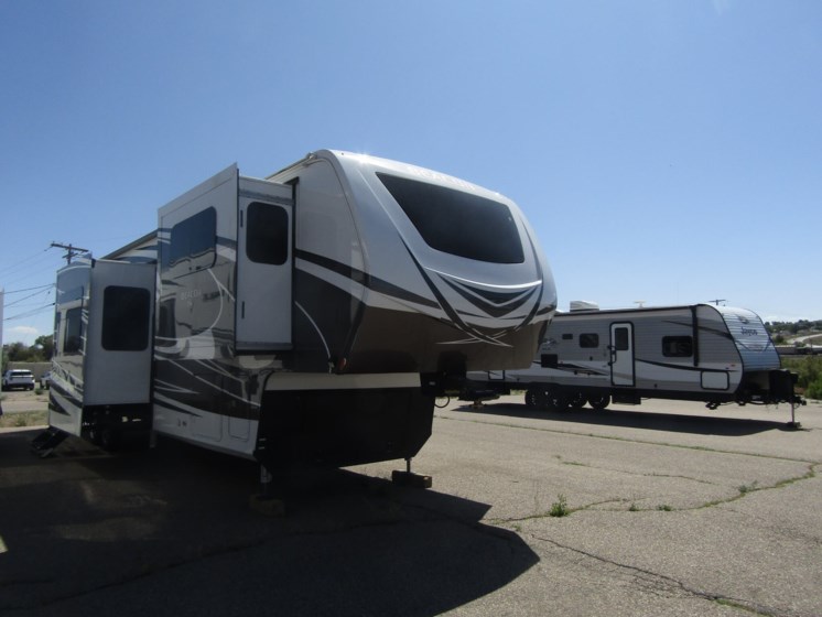 Email now about this 2021 Vanleigh Beacon 41FLB! Used 2021 Vanleigh Beacon 41FLB available in Rock Springs, Wyoming