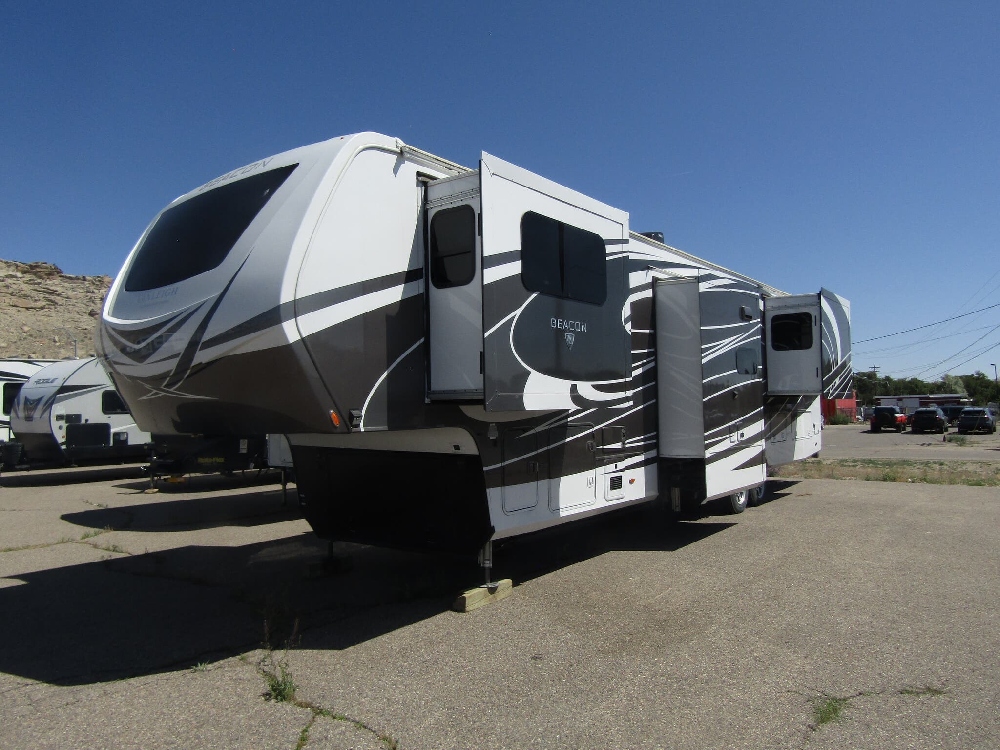Contact us now about this 2021 Vanleigh Beacon 41FLB! 2021 Beacon 41FLB by Vanleigh from First Choice RVs in Rock Springs, Wyoming