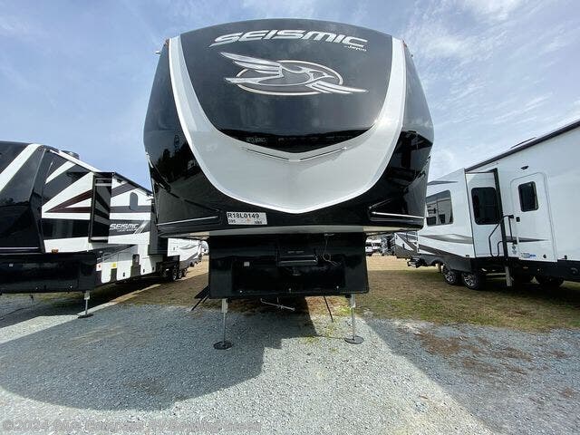 2024 Seismic 395 by Jayco from Blue Compass RV Bowling Green in Bowling Green, Kentucky