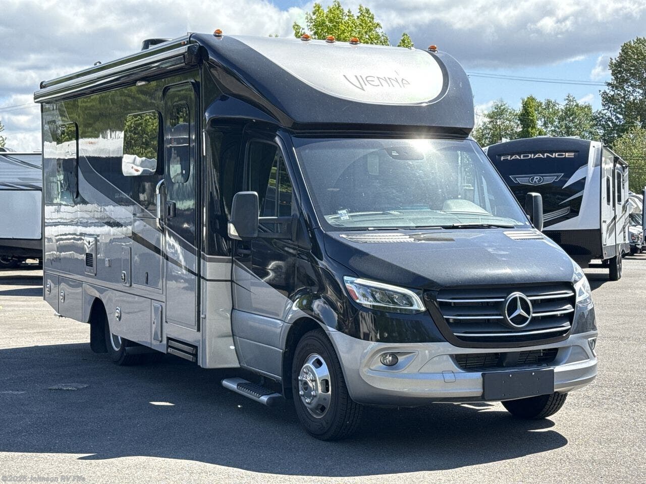 Contact us now about this 2023 Renegade RV Vienna 25FWS! 2023 Vienna 25FWS by Renegade RV from Johnson RV Fife in Fife, Washington