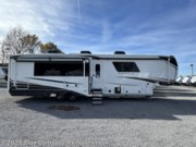 Contact us now about this 2025 Jayco Pinnacle 38FBRK! 2025 Pinnacle 38FBRK by Jayco from Blue Compass RV Nashville in Lebanon, Tennessee