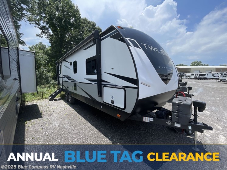 Email now about this 2022 Cruiser RV Twilight Signature TWS 2620! Used 2022 Cruiser RV Twilight Signature TWS 2620 available in Lebanon, Tennessee