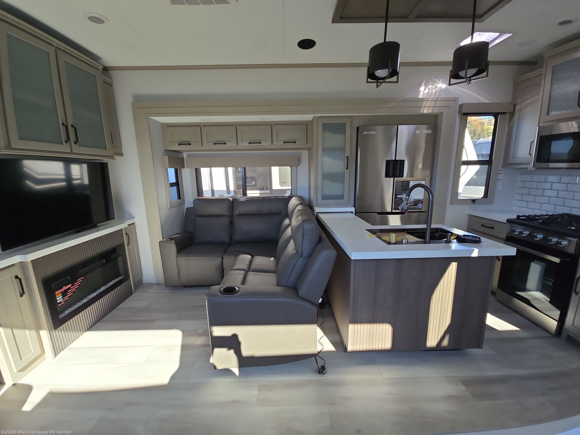 New 2025 Grand Design Momentum M-Class 395MS available in Santee, California