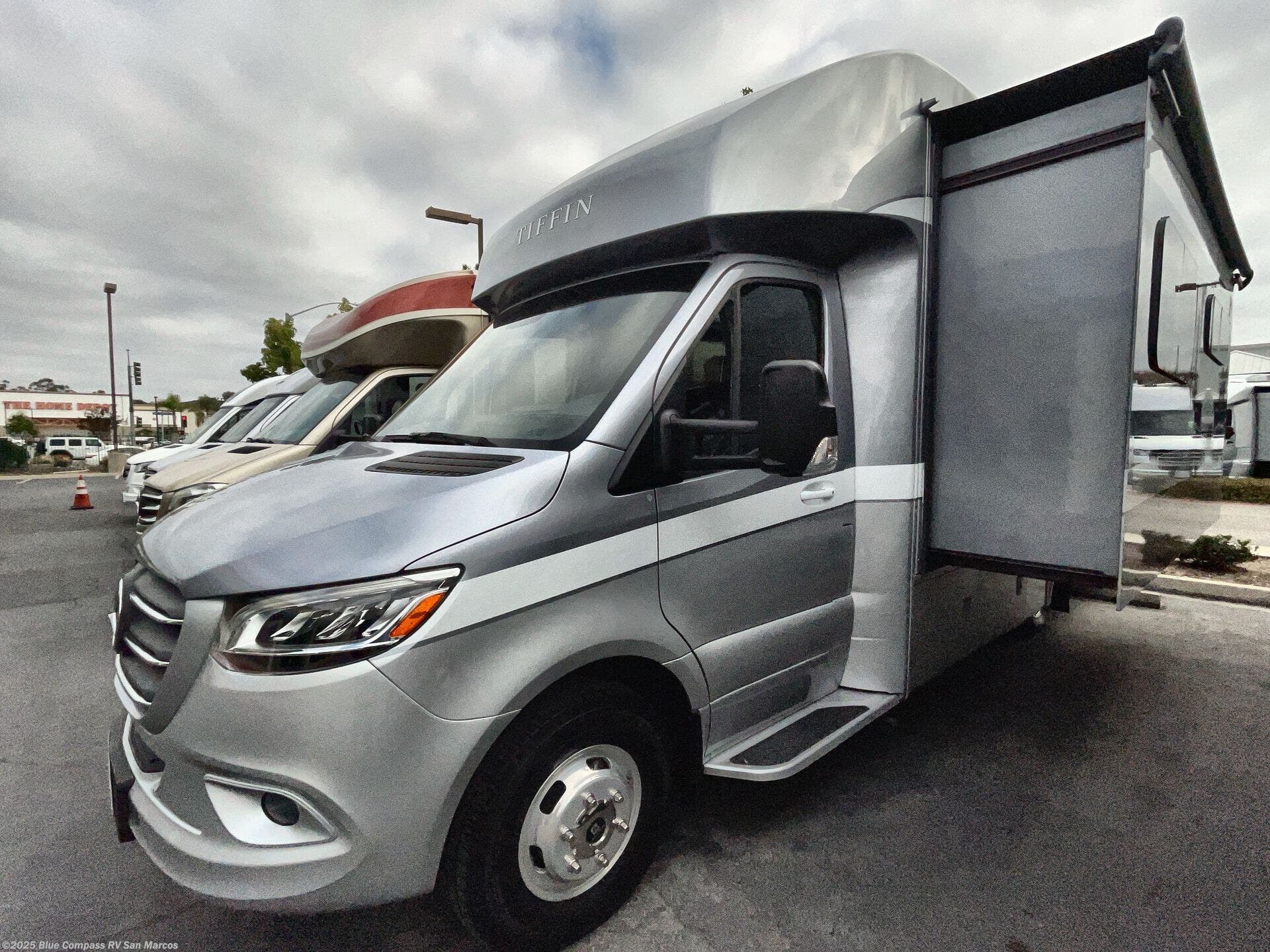 Contact us now about this 2021 Tiffin Unknown 25rw Warfarer! 2021 Unknown 25rw Warfarer by Tiffin from Blue Compass RV San Marcos in San Marcos, California