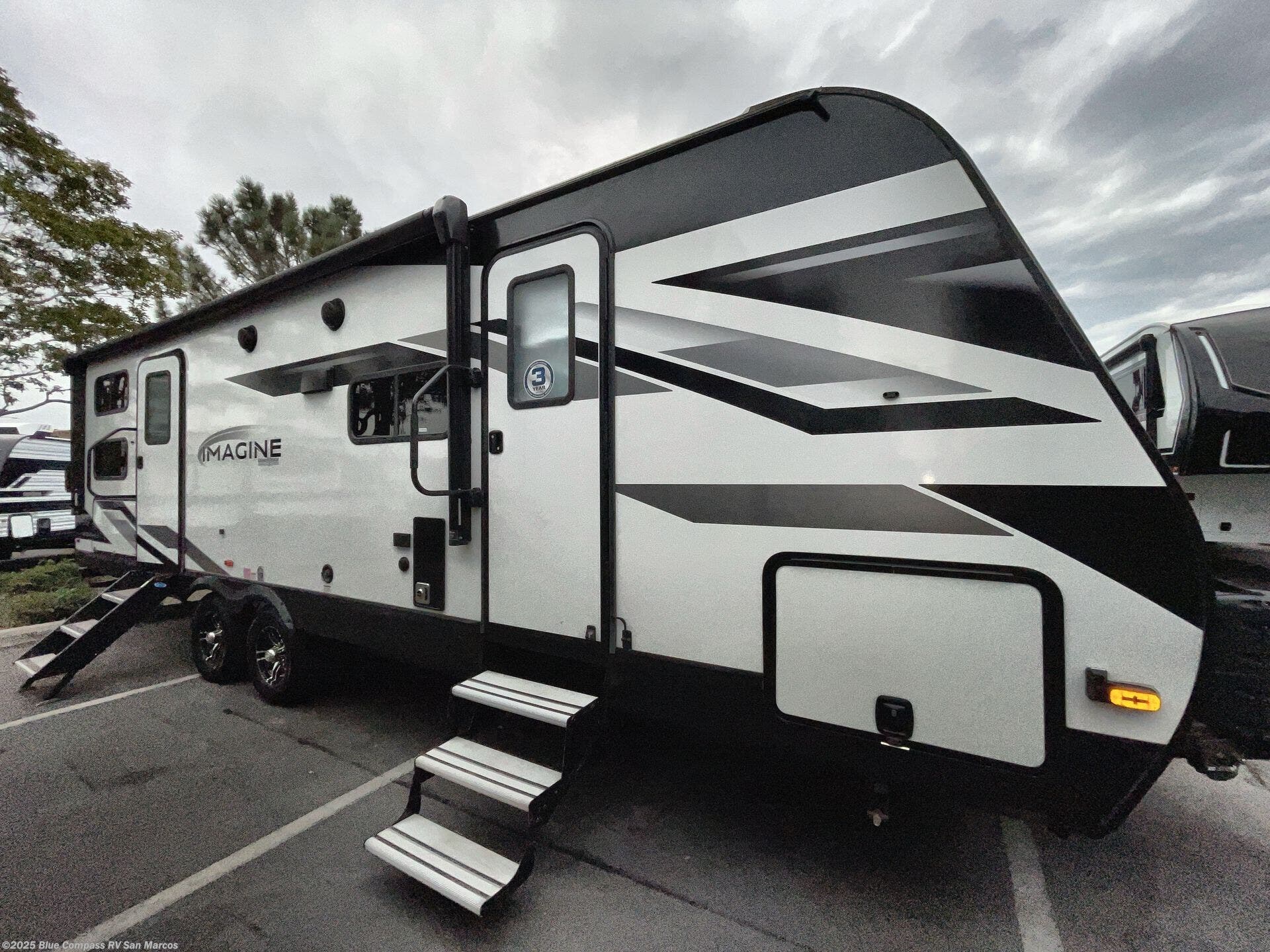 Contact us now about this 2023 Grand Design Imagine 2800BH! 2023 Imagine 2800BH by Grand Design from Blue Compass RV San Marcos in San Marcos, California