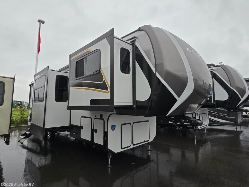 Email now about this 2025 Keystone Alpine Avalanche Edition 346FL! New 2025 Keystone Alpine Avalanche Edition 346FL available in Mount Vernon, Washington