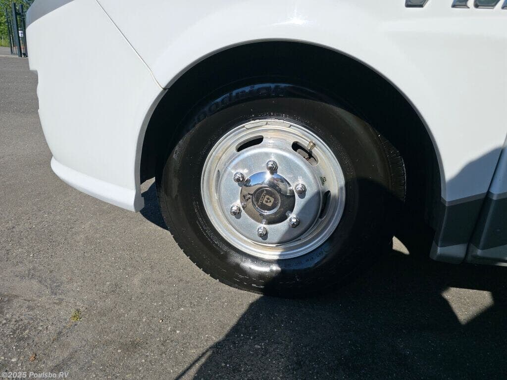 Used 2010 Winnebago Via 25T available in Mount Vernon, Washington