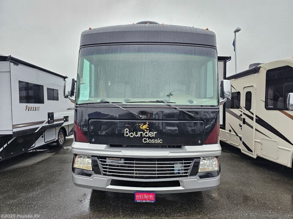 Call now about this 2012 Fleetwood Bounder Classic 36R! 2012 Fleetwood Bounder Classic 36R - Used Class A For Sale by Poulsbo RV in Mount Vernon, Washington features Awning