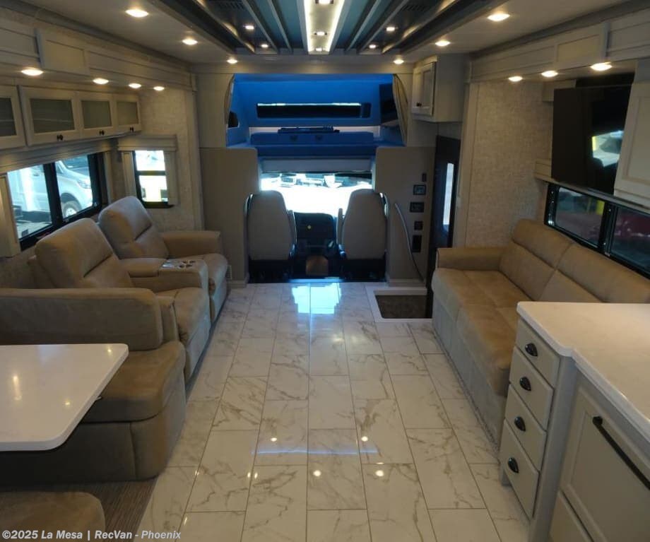 Contact us now about this 2025 Tiffin Allegro Bay 38AB! 2025 Allegro Bay 38AB by Tiffin from La Mesa | RecVan - Phoenix in Phoenix, Arizona