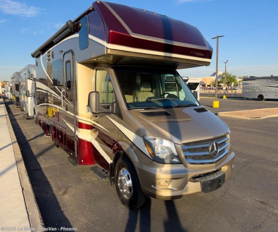 Email now about this 2018 Dynamax Corp ISATA S 24FW! Used 2018 Dynamax Corp ISATA S 24FW available in Phoenix, Arizona